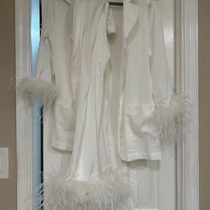 Never worn Feather outfit / pjs